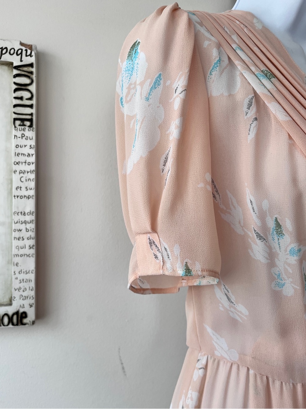 Vintage 40s Peach Floral Crepe Pleated Wrap Midi Feminine Dress Size 6 - Picture 7 of 12